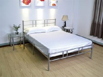 GFW Morgan Silver 4' 6 Double Silver Metal Metal Bed