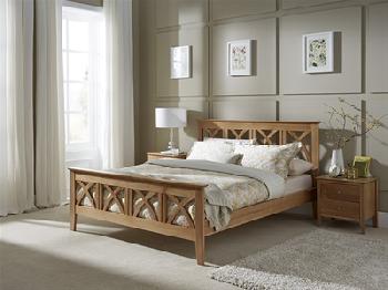 Serene Furnishings Maiden 4' 6 Double Honey Oak Wooden Bed